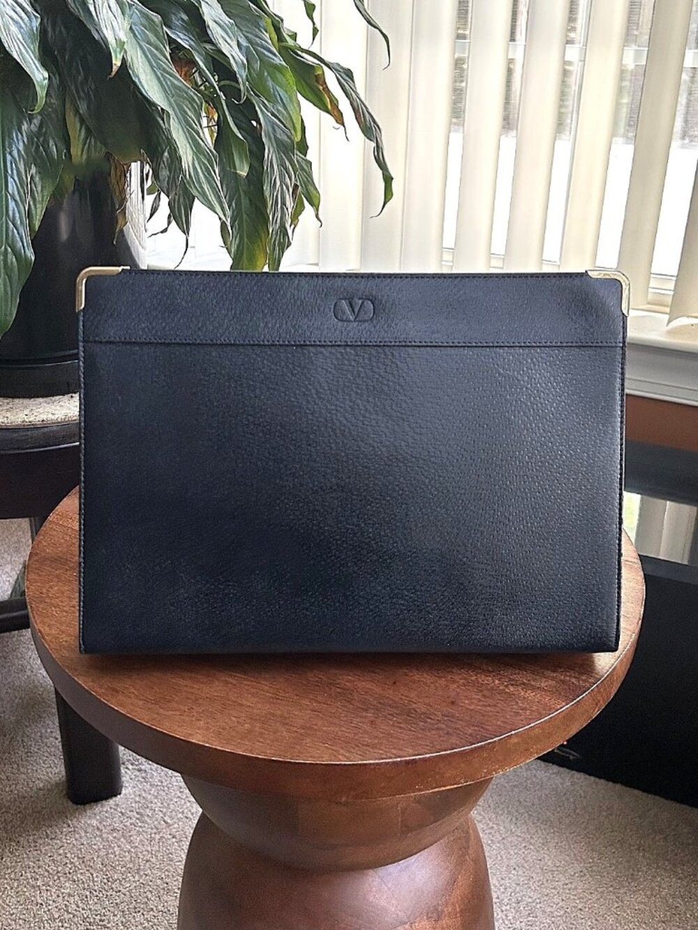 VALENTINO GARAVANI Textured Leather Clutch, Pouch, Black